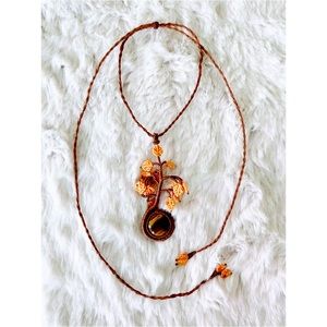 NWOT | Handmade Macrame Tree w/ a Tigers Eye Cabochon Inset | Length Adjustable